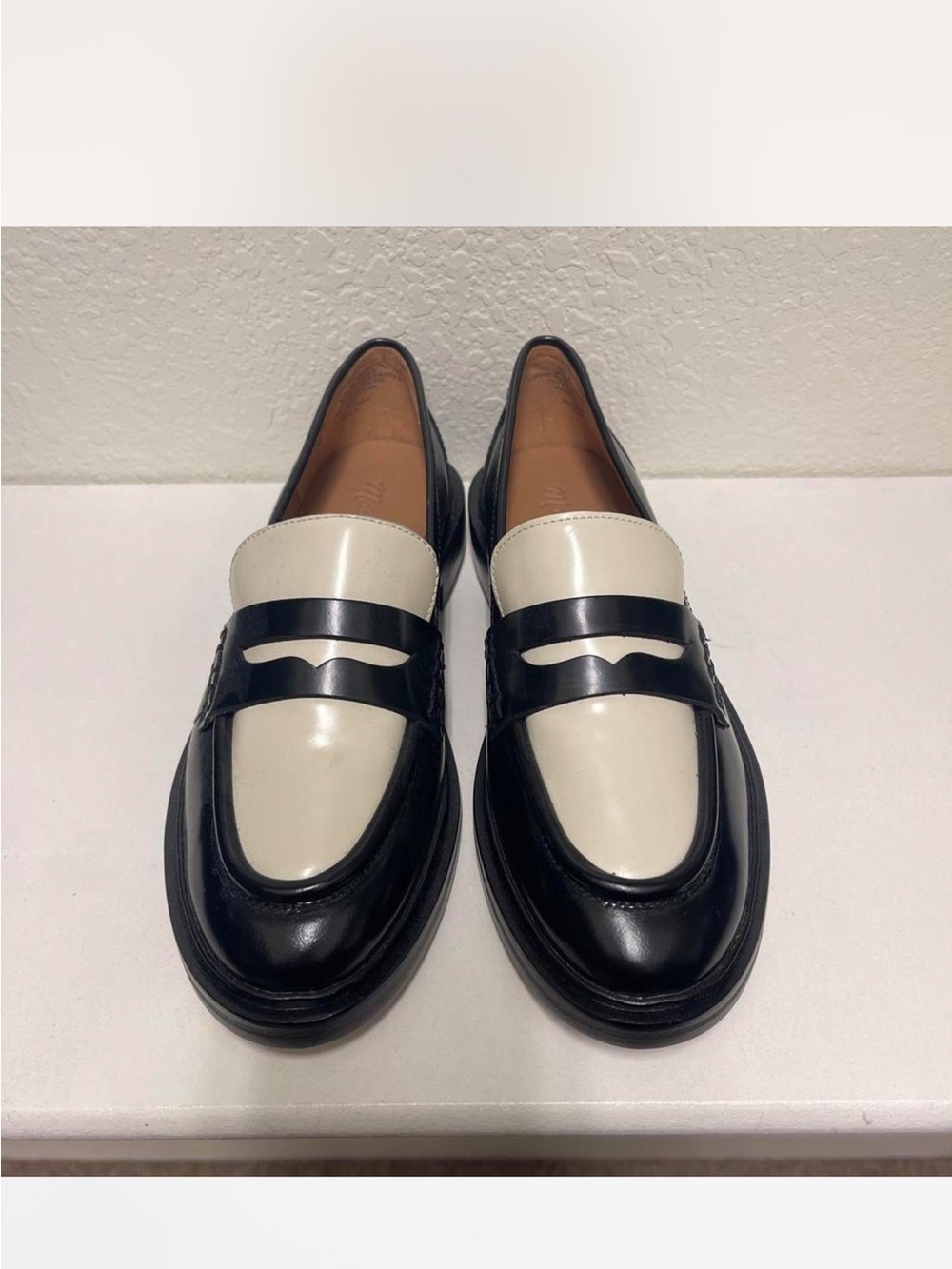 Madewell Two-Tone Black and Cream Women’s Penny Loafers Size 6